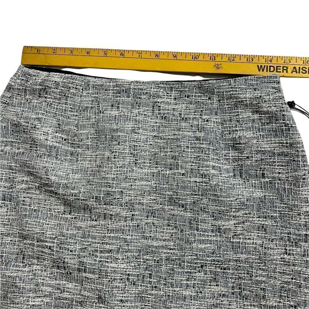 Calvin Klein Pencil Skirt Size 4 Women's Black White Metallic Tweed Fringe New - Picture 12 of 12